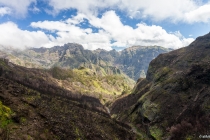 Blick von der Levada das Rabacas zum Pico Grande, Madeira, 02.03.2013 © by akkifoto.de